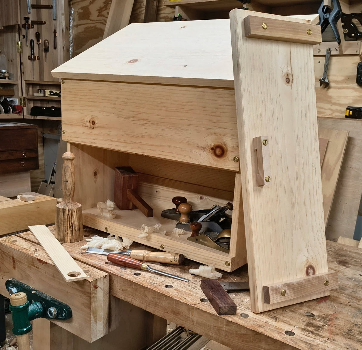 Build a Dutch Tool Chest with Randy Archer