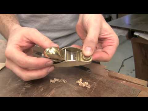 Lie-Nielsen No. 101 Bronze Violin Maker's Block Plane – Highland
